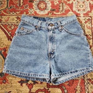 Levis 912 mom jean shorts 90s size 24